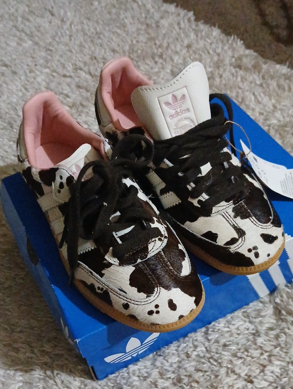 NWT ADISAS COW FUR SAMBAS